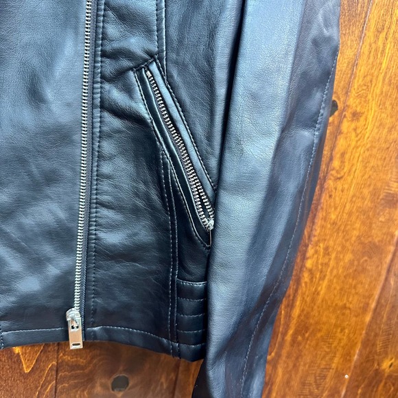 South Side Serpents Women's Outer Edge Small Black Moto Jacket - Picture 3 of 8